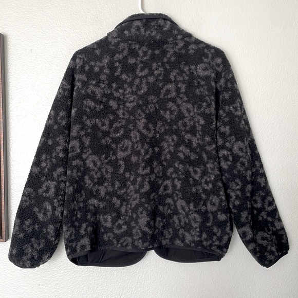 NWT All in Motion Dark Gray Cheetah Sherpa Jacket - Picture 8 of 9